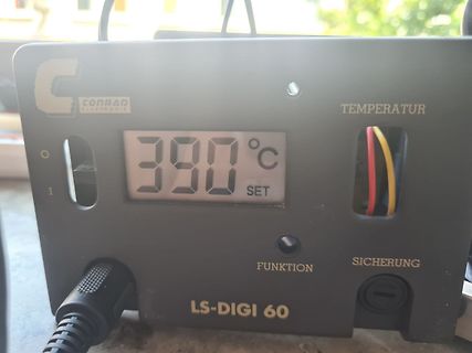 Display einer Conrad Electronic Lötstation