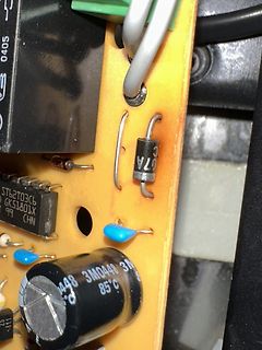 Nahaufnahme einer Leiterplatte mit elektronischen Bauteilen