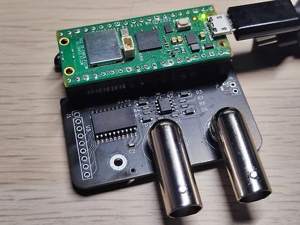 Raspberry Pi Pico auf Erweiterungsplatine mit Bauteilen