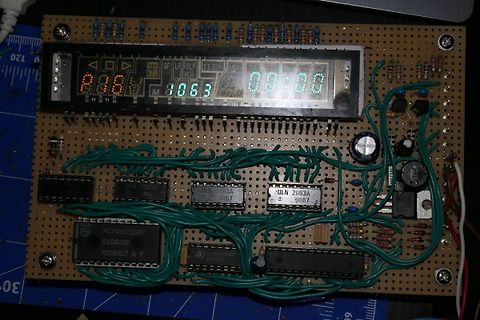Aufbau einer digitalen Uhr auf Lochrasterplatine
