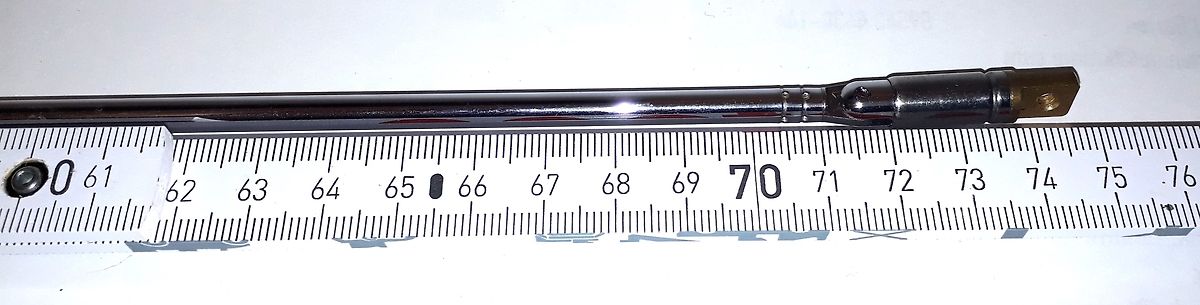 Metallstift an Lineal