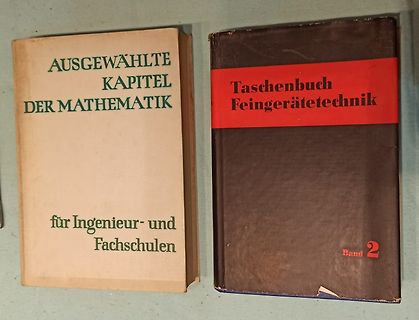 Zwei alte Fachbücher
