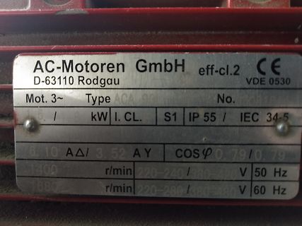 Typenschild eines Elektromotors