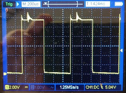 Oszilloskop-Display mit Rechtecksignal