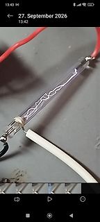 Gasentladungsröhrchen mit Lichtbogen