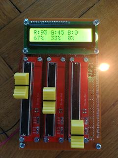 Selbstbau-RGB-Farbmischer mit LCD-Display und Potentiometern