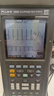 Fluke 105B Scopemeter mit Oszillogramm