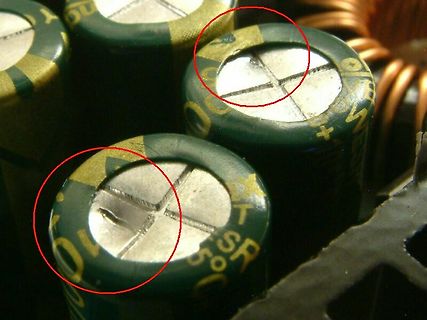 Aufgeblähte Elektrolytkondensatoren