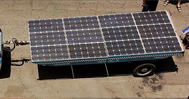 Solarzellen auf einem Anhänger