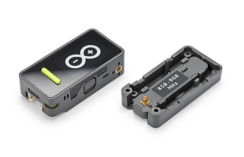 Elektronisches Messgerät mit Display und Gehäuseteilen