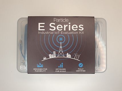 Verpackung eines Particle E Series Industrial IoT Evaluation Kit