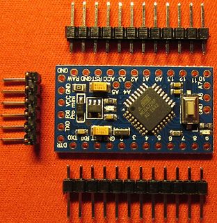 ATtiny85 Mikrocontroller Board mit Pin-Leisten
