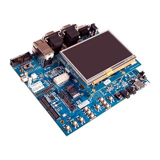 Entwicklungsboard mit LCD-Display und verschiedenen Anschlüssen