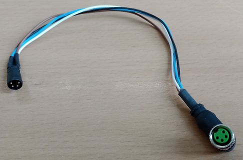 Kabel mit zwei Steckverbindern