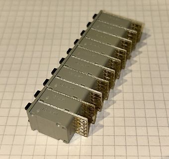 Reihe von AKI 151 Bauteilen