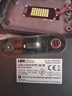 Rückseite einer LED-Leuchte mit Typenschild