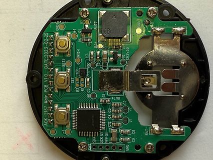 Geöffnete Leiterplatte eines elektronischen Geräts