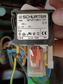 Schurter Schalterbauteil mit Typenbezeichnung