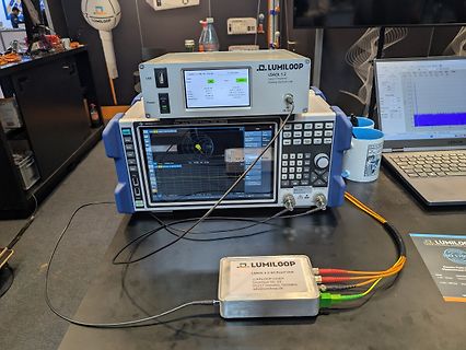 Messaufbau mit Lumiloop LSAOL Laser-Powered Analog Optical Link