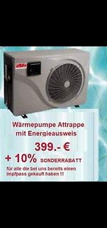 Werbebanner für eine Attrappe einer Wärmepumpe