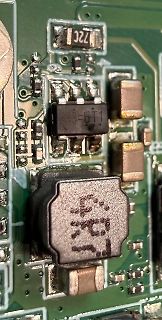 Makroaufnahme einer Leiterplatte mit elektronischen Bauteilen