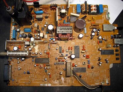 Foto einer Sony Leiterplatte mit elektronischen Bauteilen