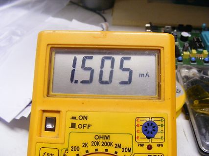 Digitalmultimeter mit Messwert