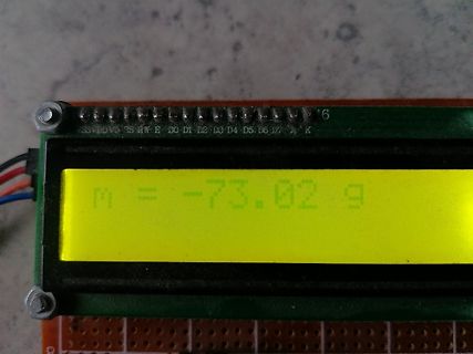 LCD-Display mit Messwert auf Lochrasterplatine