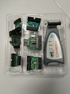ST-LINK/V2 Debugger und JTAG-SWD Adapter in Kunststoffbox