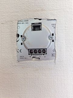 Einbau einer Steckdose in eine Wand