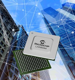 Montage eines Microchip LAN8044 Chips vor Stadtkulisse