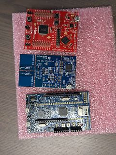 Drei verschiedene Mikrocontroller-Entwicklungsboards