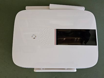 Weißes elektronisches Gerät mit Display