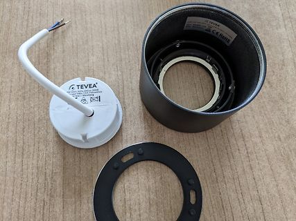 Zerlegte LED-Leuchte der Marke TEVEA