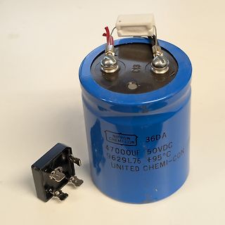 Elektrolytkondensator mit abgezogenem Terminal