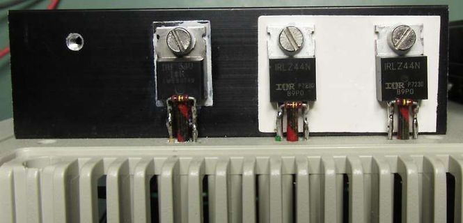 MOSFETs auf Kühlkörper