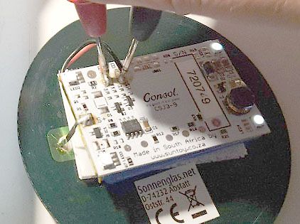 Bestückte Leiterplatte mit Messspitzen