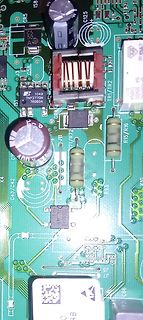 Nahaufnahme einer Leiterplatte mit elektronischen Bauteilen