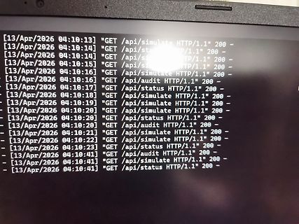 Abfotografierter Bildschirm mit Server-Logdateien