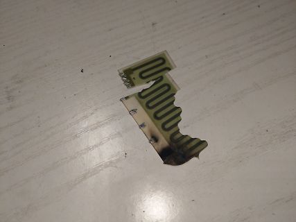 Beschädigte, verbrannte flexible Leiterplatte