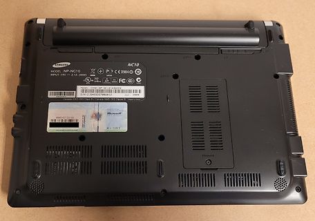 Unterseite eines Samsung NC10 Laptops