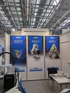 Messestand von Amber Precision Instruments