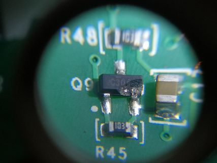 Makroaufnahme einer Leiterplatte mit SMD-Bauteilen