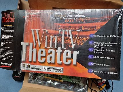 Verpackung und Inhalt einer Haupptauge WinTV Theater Karte