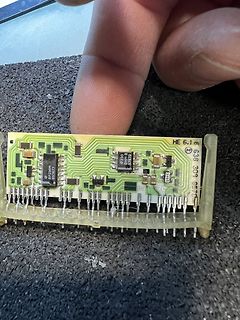 Kleine Leiterplatte mit integrierten Bauteilen