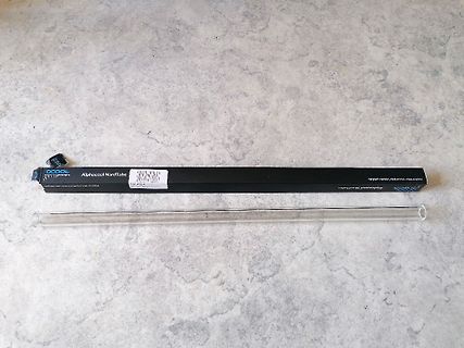 Alphacool HardTube Verpackung und Rohr