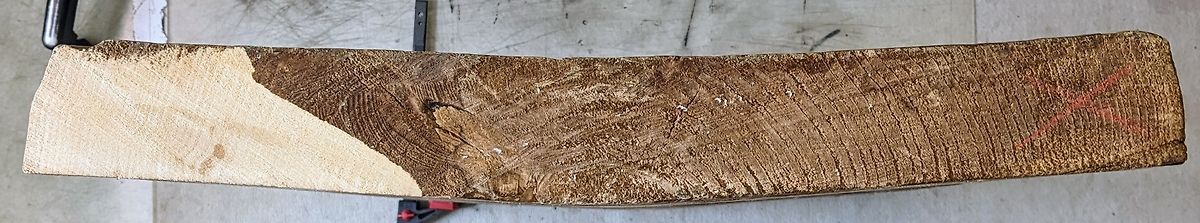 Holzbrett mit Markierung