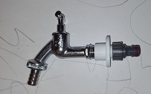 Wasserhahn mit Schlauchanschluss