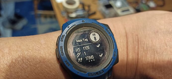 Garmin Smartwatch am Handgelenk