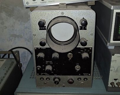 Altes analoges Oszilloskop